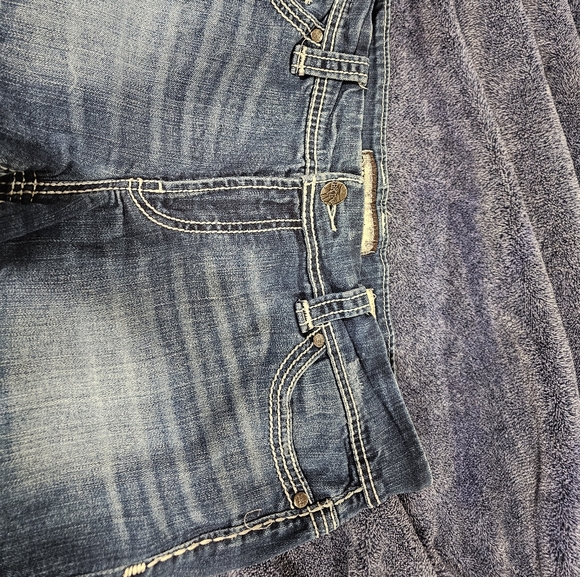 Shorts - Picture 2 of 8